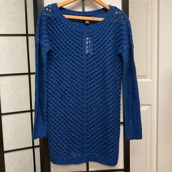 NWT RUE 21 size M Open crocheted sweater. Cobalt blue. - Picture 3 of 12